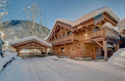 Morzine Ski Chalet | Nosefosa - Stunning new chalet with inside swimming pool