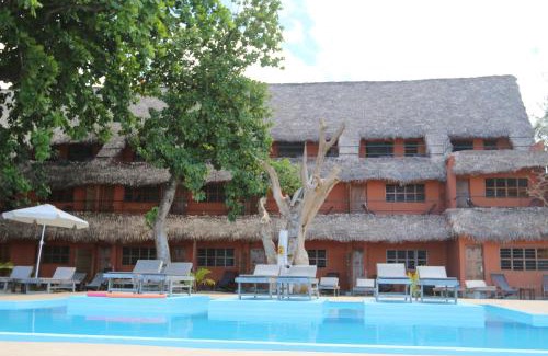 Ambondrona Hotel | Nosy Lodge
