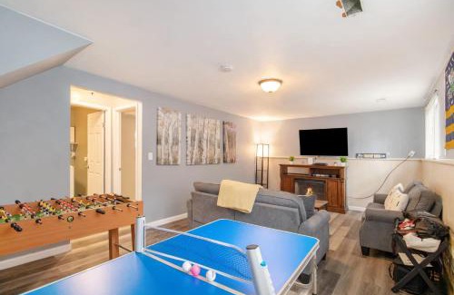 South Bend House | Notre Dame Get Away 4-Bdm 2-mile from Campus BBQ