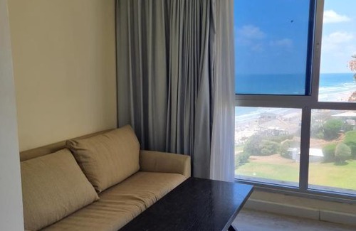 Herzliya Pituach Apartment | noububuh