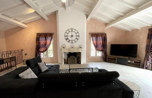 Coudoux Villa | Nouveau: Superbe villa à Coudoux