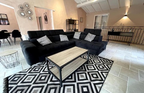 Coudoux Villa | Nouveau: Superbe villa à Coudoux