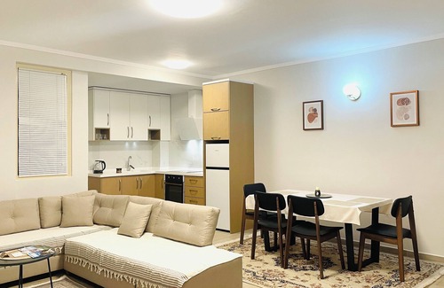 Divjake Apartment | Nova - Charming 2-bedroom apartment in Divjakë with WiFi, AC, free parking.