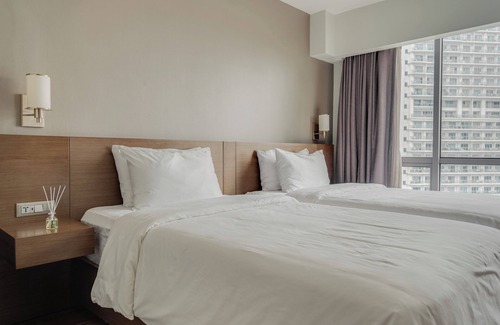 Mandaluyong Hotel | Novotel Suites Manila at Acqua w/Gym, Pool & Netflix Near Rockwell & Poblacion