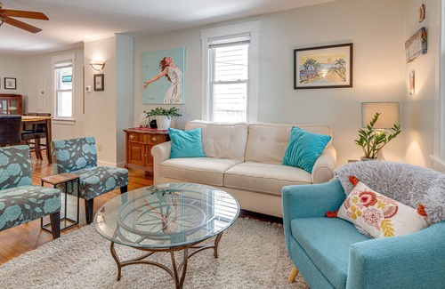 South Nashville Cottage | Now 30% Off! - The Funky Little Art House