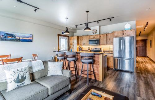 Columbia Falls Apartment | Nucleus 303