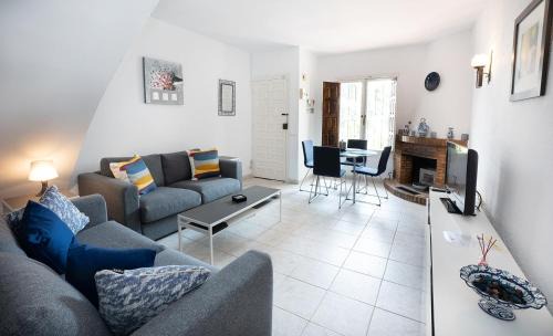 Nerja House | NUEVA NERJA 71 MENYBER