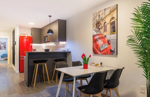 Buceo Apartment | Nuevo Pocitos Apartmento Lujo w/King Beds, 3 Smart TVs, W/D, WiFi, Rooftop Pool.