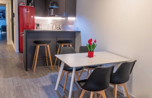 Buceo Apartment | Nuevo Pocitos Apartmento Lujo w/King Beds, 3 Smart TVs, W/D, WiFi, Rooftop Pool.
