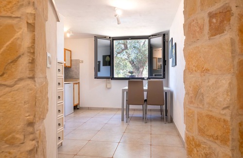 San Michele Salentino House | Null 'Mandorlo' with Shared Pool, Wi-Fi and Air Conditioning
