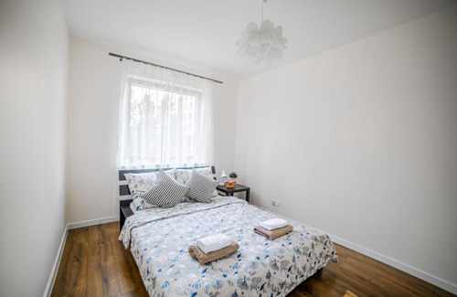 Grzegorzki Apartment | Nullo 3-Bedroom Apartment by BookingHost