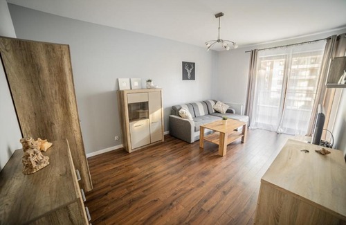 Grzegorzki Apartment | Nullo 3-Bedroom Apartment by BookingHost