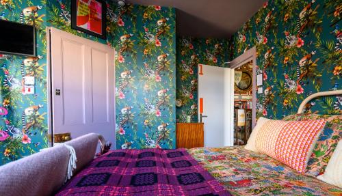 Conwy Bed & Breakfast | Number 18