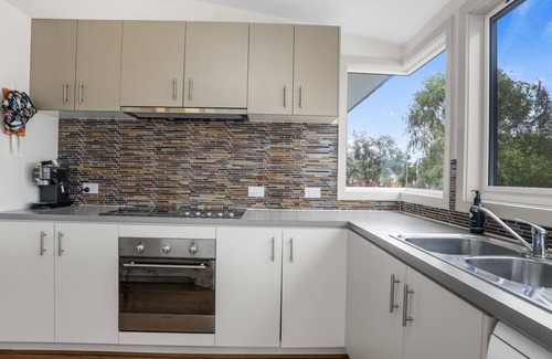 Apollo Bay House | Number 6 @ The Bay - Fantastic Spot
