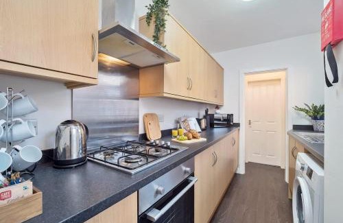 Stoke-on-Trent House | Nursery House by Truestays - 3 Bedroom House in Stoke-on-Trent