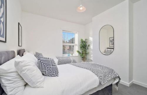 Stoke-on-Trent House | Nursery House by Truestays - 3 Bedroom House in Stoke-on-Trent
