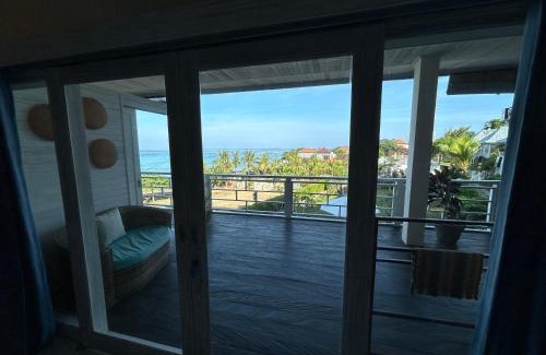 Mushroom Bay Hotel | Nusa View - Oceanfront Rentals