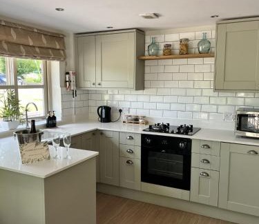 Cutnall Green House | Nuthatch Lodge