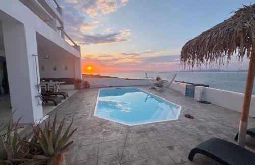 Kontos Villa | NV seafront Villa Aegina