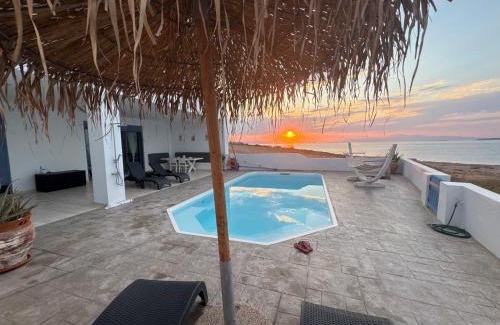 Kontos Villa | NV seafront Villa Aegina