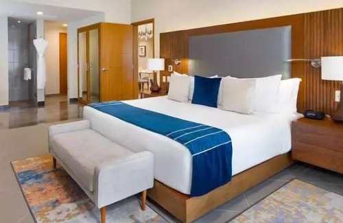 Santa Rosa Resort | nVilla La Valencia is one of the best resorts in Los Cabos. n12/23/23-12/30/23