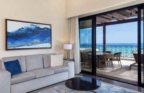 Santa Rosa Resort | nVilla La Valencia is one of the best resorts in Los Cabos. n12/23/23-12/30/23