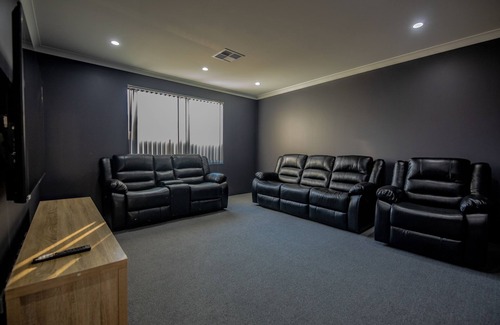 Wannanup House | nWelcome to our refreshing home at suburb of Wannanup.