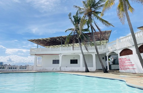 Mombasa House | Nyali Casa Beach Bliss. Pet Friendly with nice ocean views