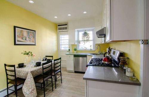 Weehawken Apartment | NYC Views Amazing Mansion apt 4 br 6 beds