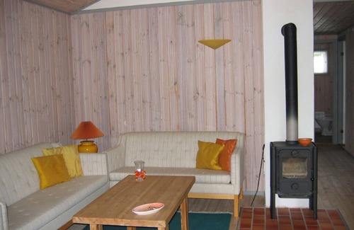 Nykobing Mors House | Nykøbing. 80 m2 Lovely holiday house. Just 70 m. to the beach.