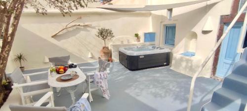 Finikia Villa | Nykteri by A Terre Cave Villas