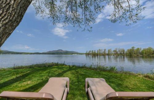 Magog Apartment | O'Berge du Village C304 - Bord de l'eau