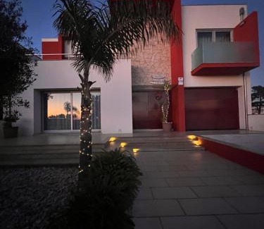 Torreira House | O CANTINHO ENTRE A RIA E O MAR - with hot water pool all year round