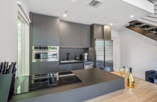 Greater East End Apartment | O'Four Lofts North, Unit A