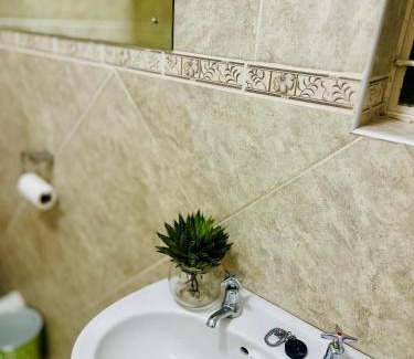 Kimberley Bed & Breakfast | O'Meara Overnight Rooms