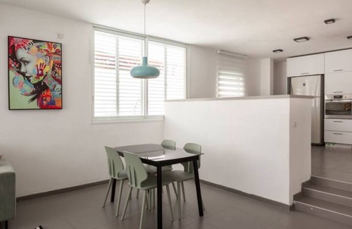 Bat Yam Apartment | Oַ&O Group-Amazing APT Bat-Yam 3 Min Walk To Beach