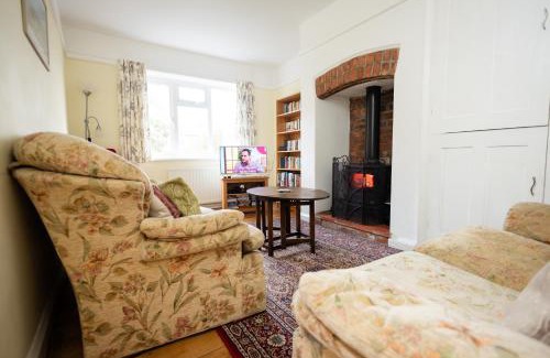 Machynlleth Apartment | Oak House in Mid Wales with Log Burner By Seren Short Stays