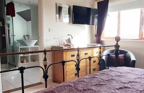 Stratton Bed & Breakfast | Oak Lodge B&B