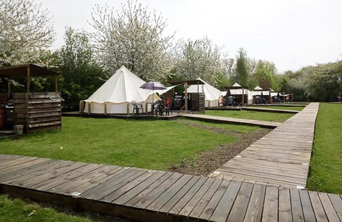 Eye Other | Oak Lodge Retreat - Glamping 1