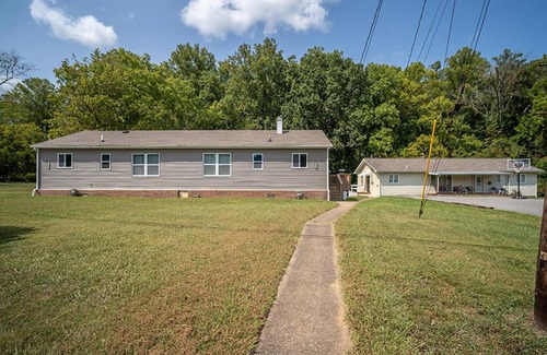 Oak Ridge House | Oak Ridge Charmer II (7 miles from Windrock)