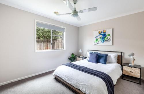Ocean Grove House | Oakdean Resort- Pool, Spa, Beach, Sleep 10