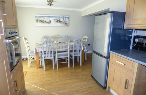 Llanstadwell House | OAKDENE, pet friendly, country holiday cottage in Neyland
