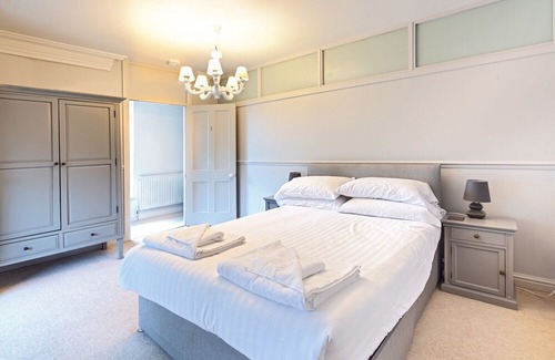 Alfreton Cottage | Oakerthorpe Holiday Village
