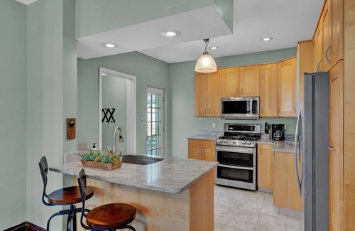 Oakley House | Oakley Square 3br Charmer - Total Walkability 3 Bedroom Home by RedAwning