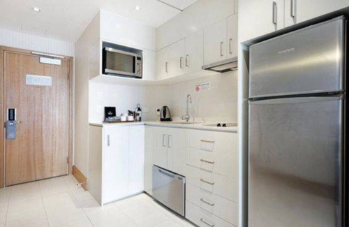 Surfers Paradise Apartment | Oaks Deluxe Private Apartment - With Ocean View