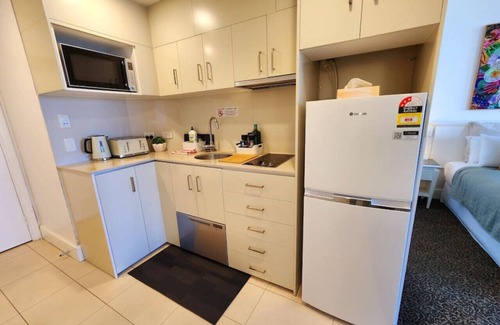Surfers Paradise Apartment | Oaks Deluxe Private Apartment - With Ocean View
