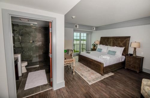 Darien Hotel | Oaks on the River