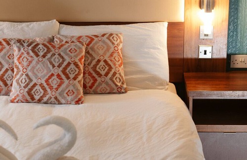 Paisley Bed & Breakfast | Oakshaw Guesthouse - Cozy Double Room in a Central Location. Room 3