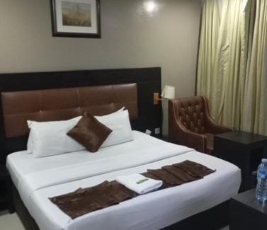Somolu Hotel | Oakspring Hotel and Luxury Suites