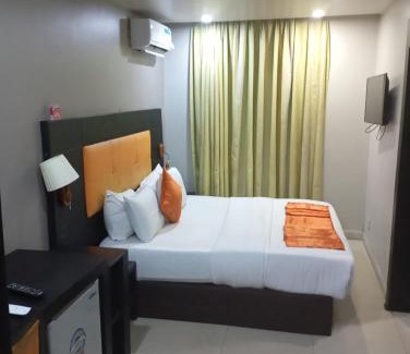 Somolu Hotel | Oakspring Hotel and Luxury Suites